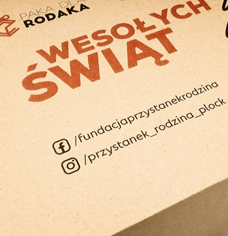 budowanie relacji i społeczności nadruk social media na pudełku